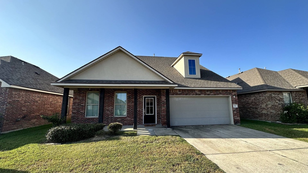 Carlyss House | Newly remodeled 2 story home with an amazing pond view!