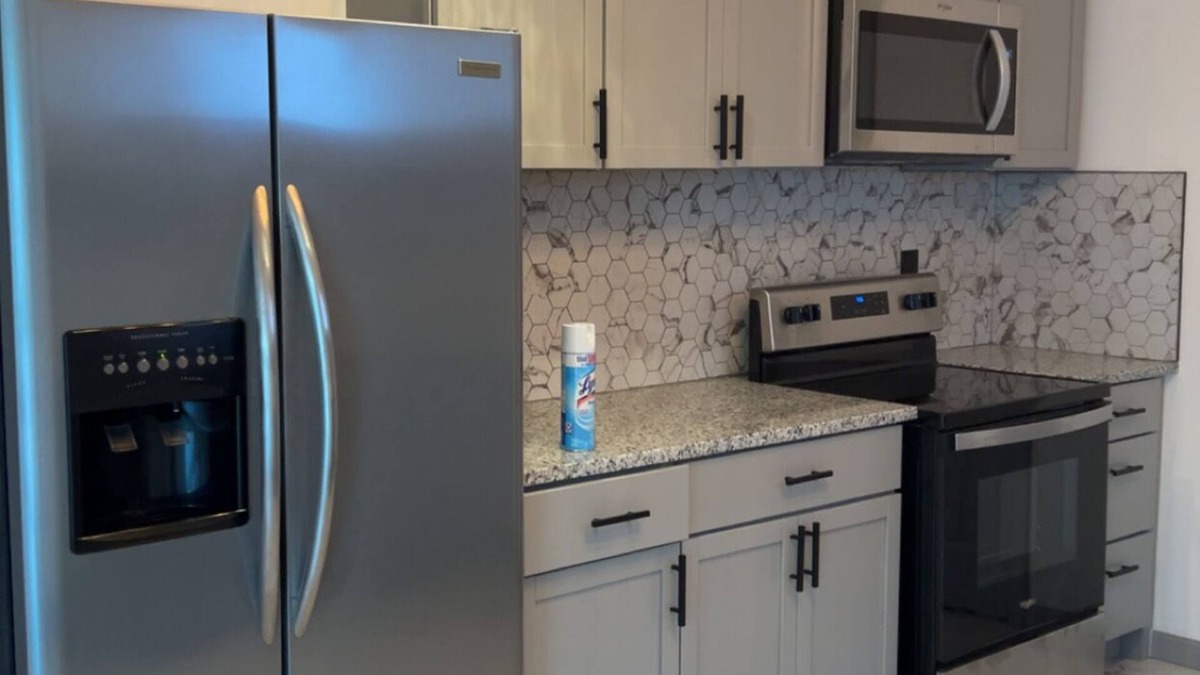 Kansas City House | Newly remodeled 3-bedroom, 2 bath house in Kansas City near Chiefs Stadium