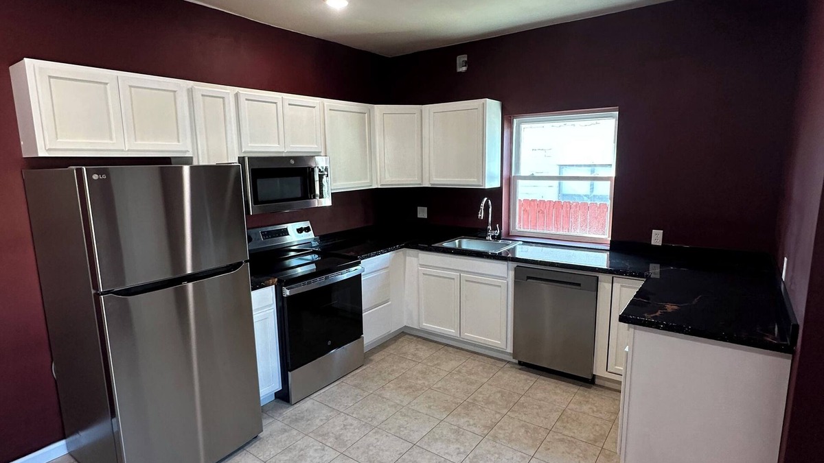 Ponca City House | Newly remodeled 3-bedroom duplex with all new appliances in town