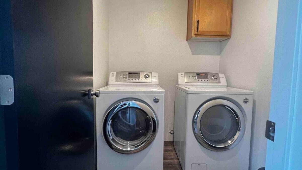 Pendleton House | Newly Remodeled 3 Bed 2 Bath home, minutes from everything