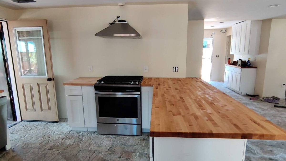 West Village Cabin | Newly Remodeled 5-bedroom cabin in Shaver Lake