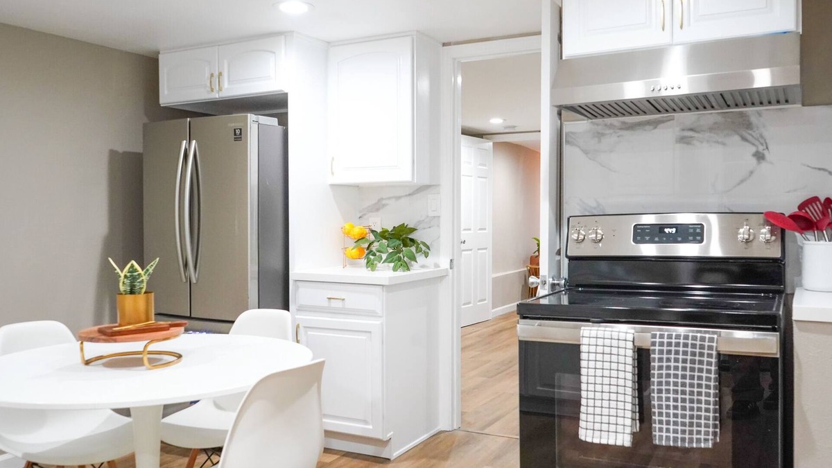 Longfellow House | Newly Remodeled cozy 1bdrm home close to Public transportation , BART, & SF