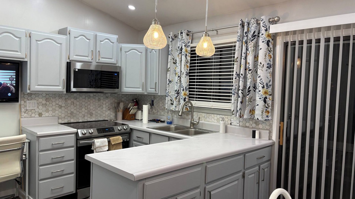 Bowie House | Newly Remodeled Cozy house in Bowie. Near 6flags,FedEx Field,Annapolis,DC.