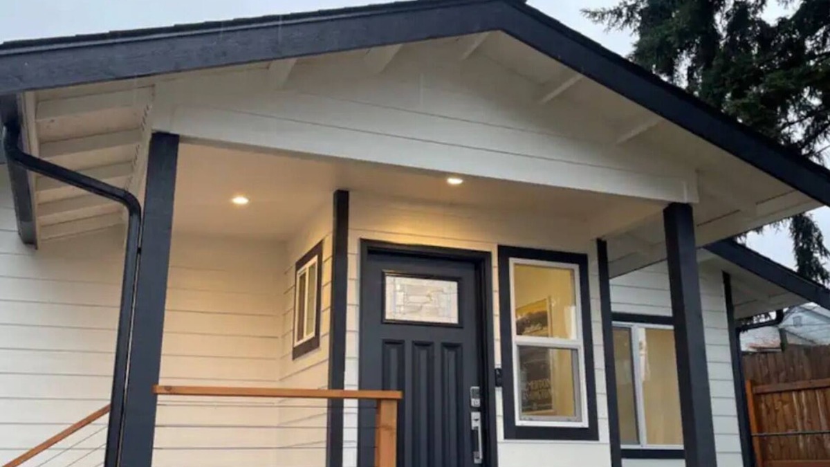 West Hills House | NEWLY REMODELED Cozy Bremerton Bungalow! Fenced Pet-Friendly Yard!