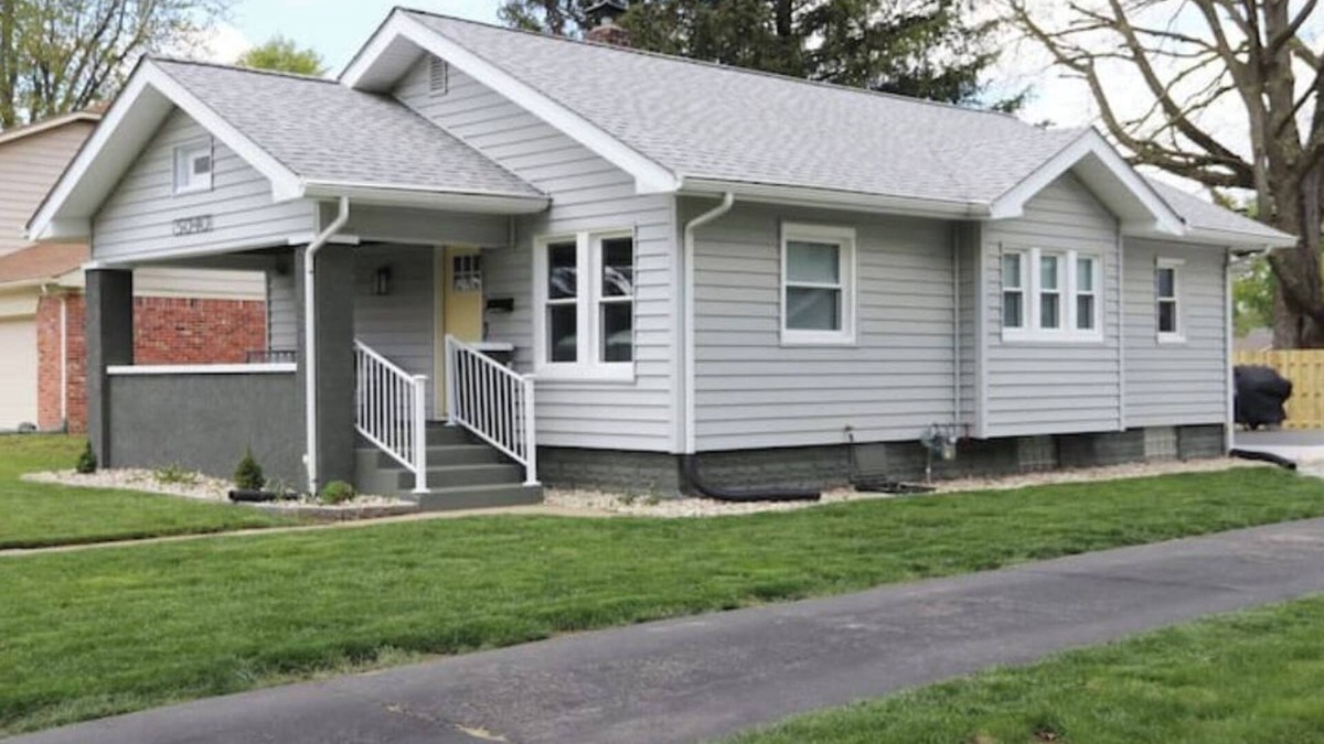 Speedway House | Newly Remodeled, Entire home 3BD 3BA, Speedway IN