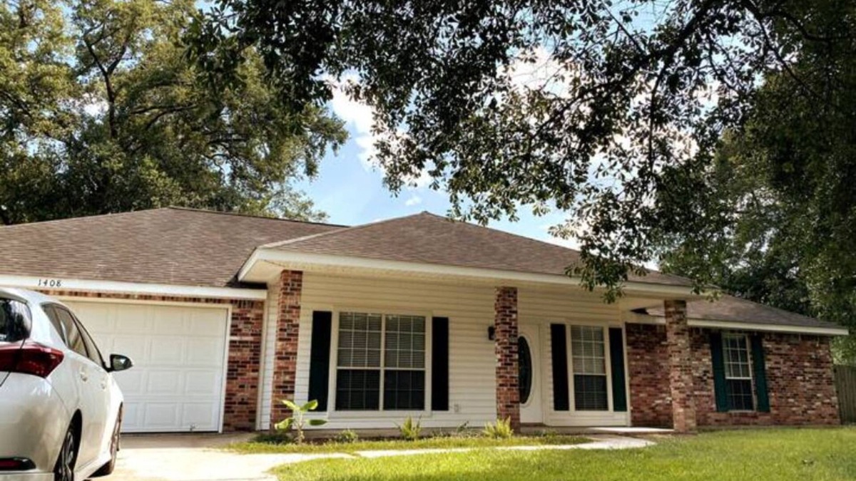 Sulphur House | Newly Remodeled, Family Home, Near Interstate