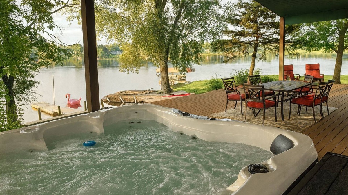 Nashua House | NEWLY REMODELED HOME ON CEDAR LAKE WITH 8-PERSON HOT TUB & PRIVATE BEACH AREA