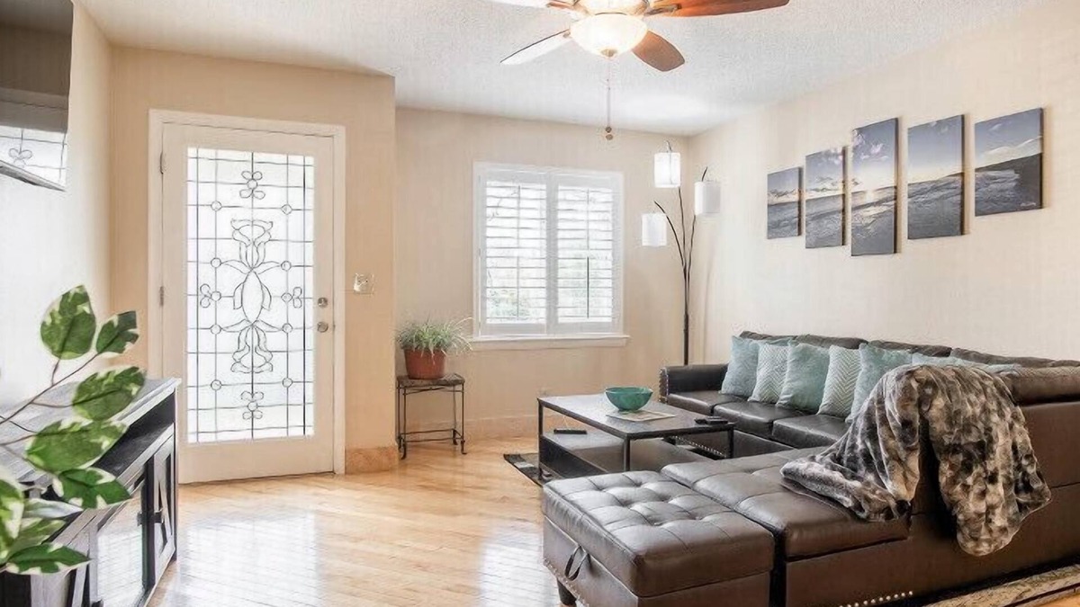 Red Bank Apartment | Newly Remodeled Luxury Duplex 7 minutes to downtown