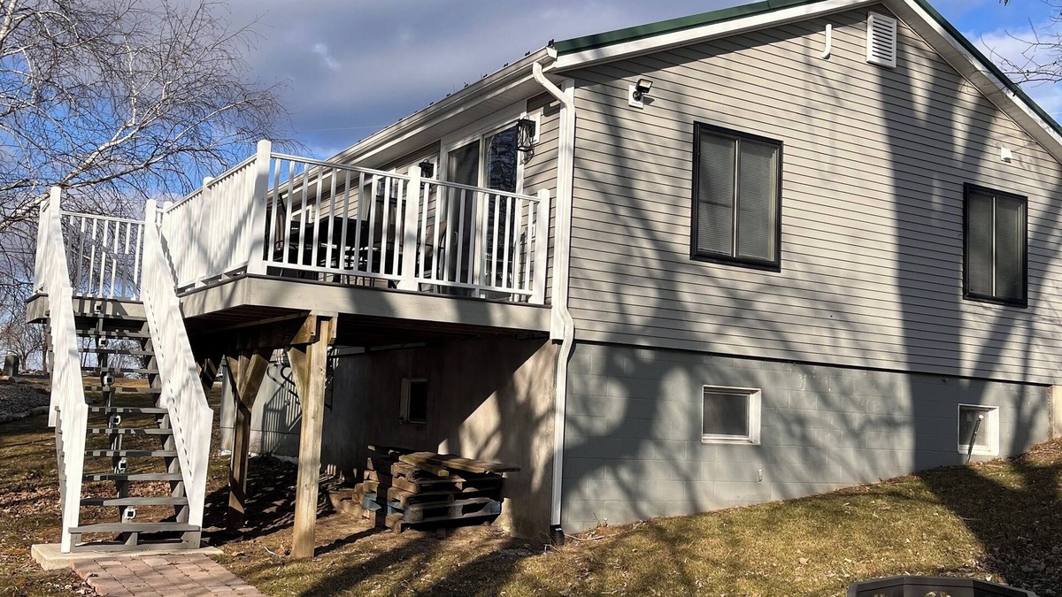Coopersville House | Newly remodeled Riverfront 3 bedroom house on the Great Chazy River with dockage