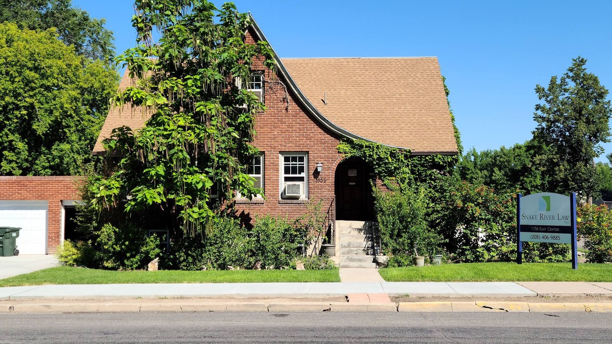 Pocatello Apartment | Newly remodeled top level 2 bedroom 1.5 bathroom entire apartment