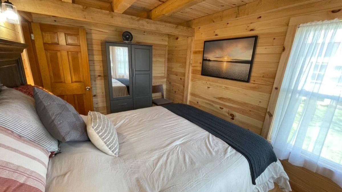 Winthrop Cabin | Newly Remodeled Waterfront Cabin