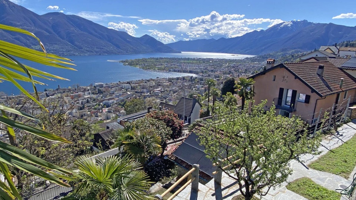 Minusio House | Newly renovated detached house on a sunny slope above Locarno with panoramic views
