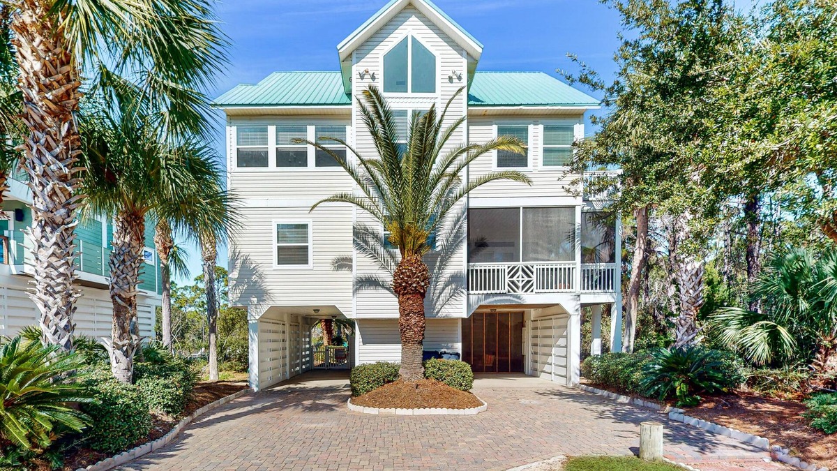 East End House | Newly renovated home with tennis, private pool, deck, & fireplace - dog-friendly