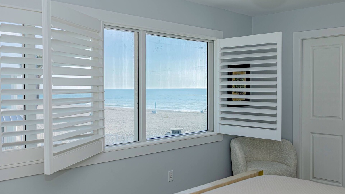Boca Grande Condo | Newly renovated 2-bedroom beachfront condo in Boca Grande with pool, AC & WiFi