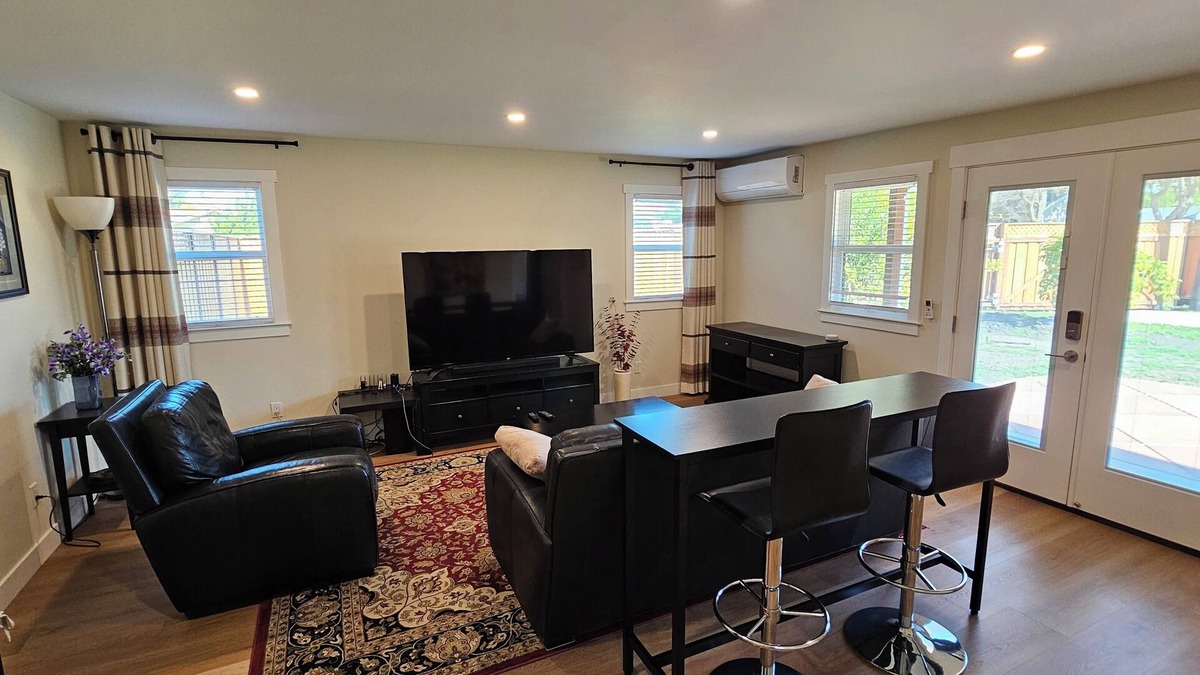 Santa Clara Apartment | Newly renovated 2-bedroom home with AC in quiet neighborhood Santa Clara