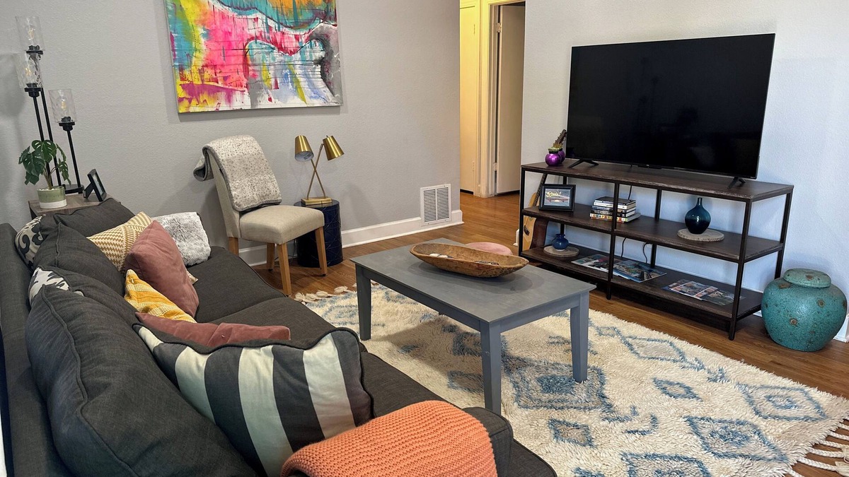 Parker Lane House | Newly renovated 2-bedroom house in Austin! Minutes from DT, SOCO & the airport!