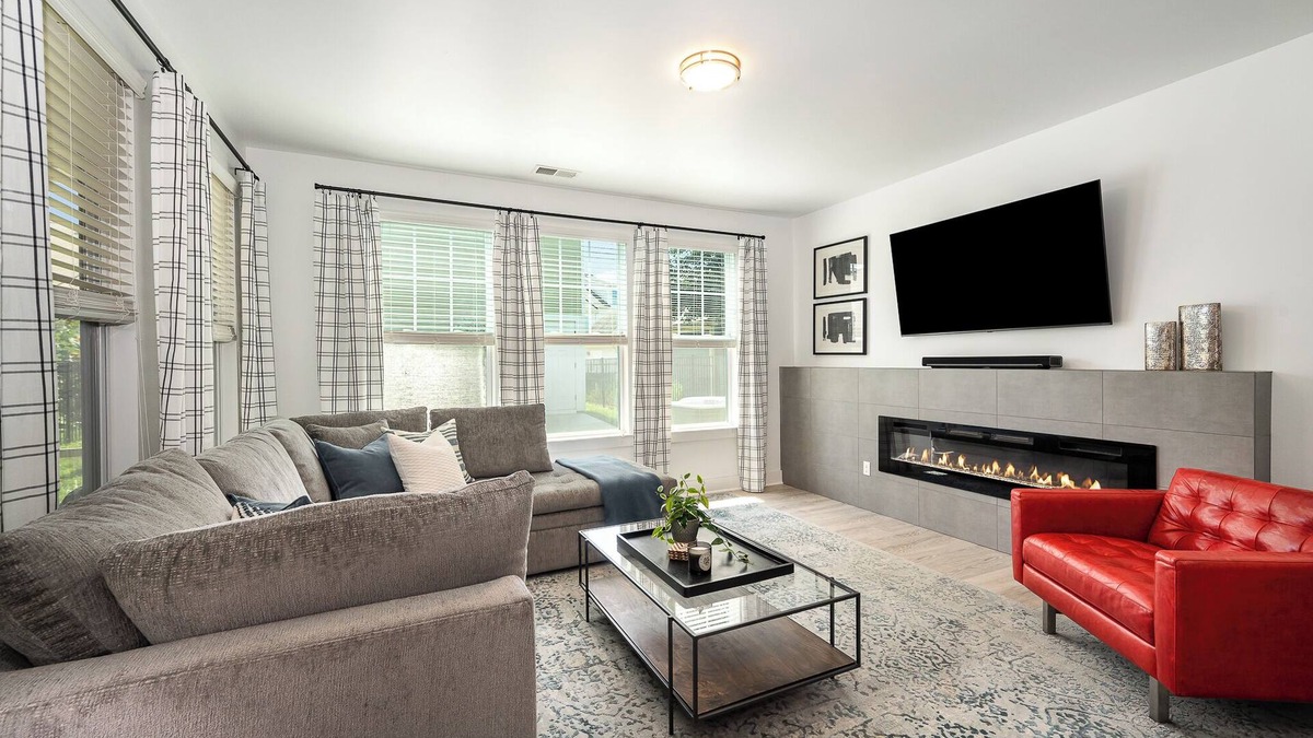 Charlotte House | Newly Renovated~ 2 Miles from Uptown Charlotte- Great for Large Groups