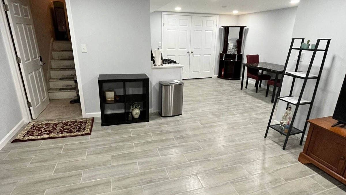 Eastwick Apartment | Newly Renovated 2 Bedroom Gf Apt near PHL Airport - 2710 Dothan