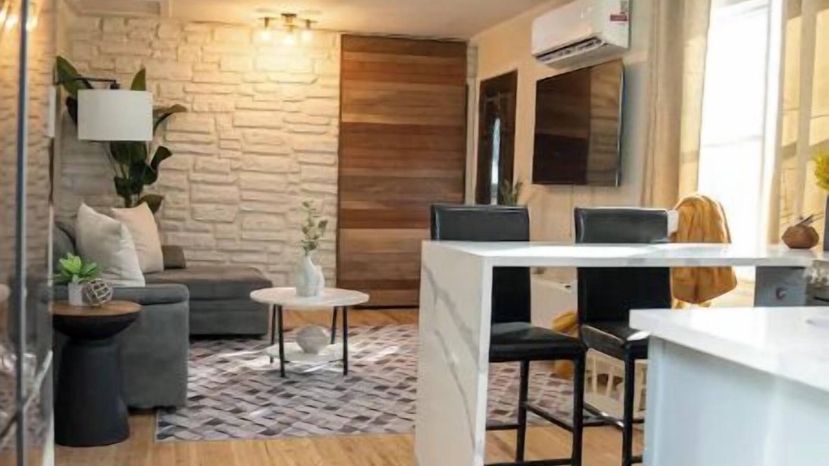 East New York House | *Newly renovated 2BR/5 min train walk, Free WiFi*