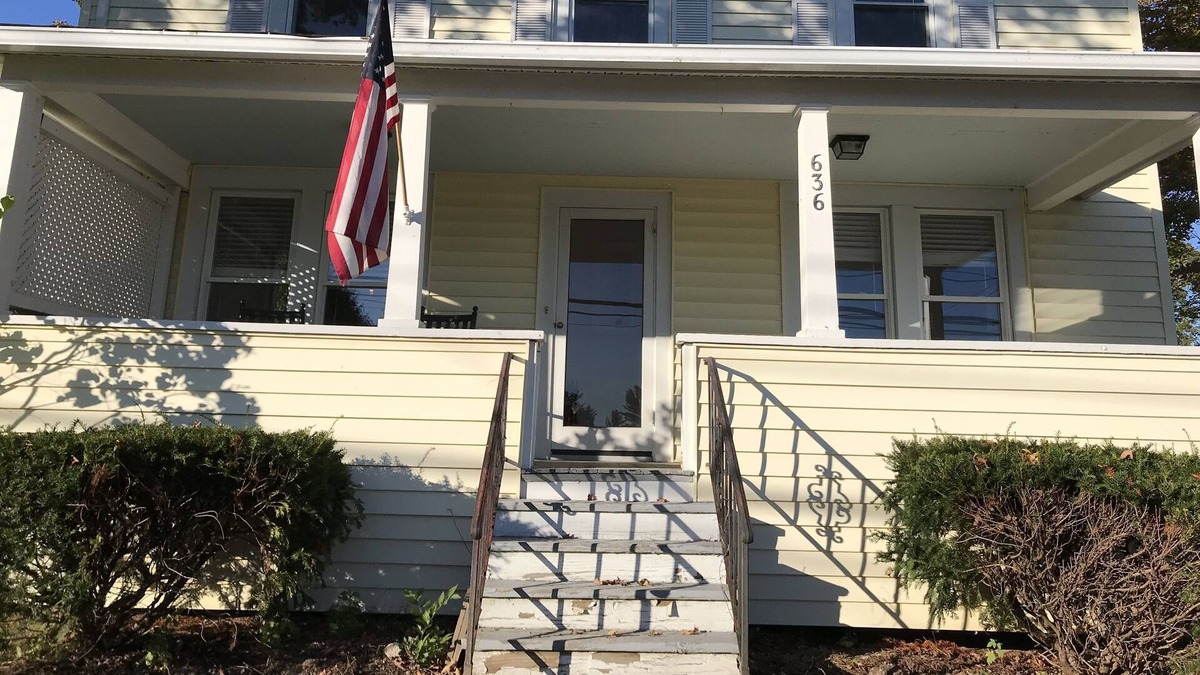 Pittsford House | Newly renovated 3 bedroom home near 4 ski areas