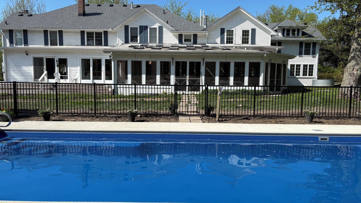 Sawyer House | Newly renovated, 7700 Sq. Ft, 8BR, 7BTH, Heated Pool, Hot Tub, Arcade Game Barn