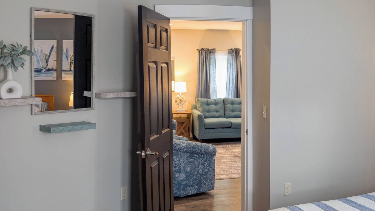 Ellsworth Apartment | Newly Renovated Acadia Apartment Maple Street