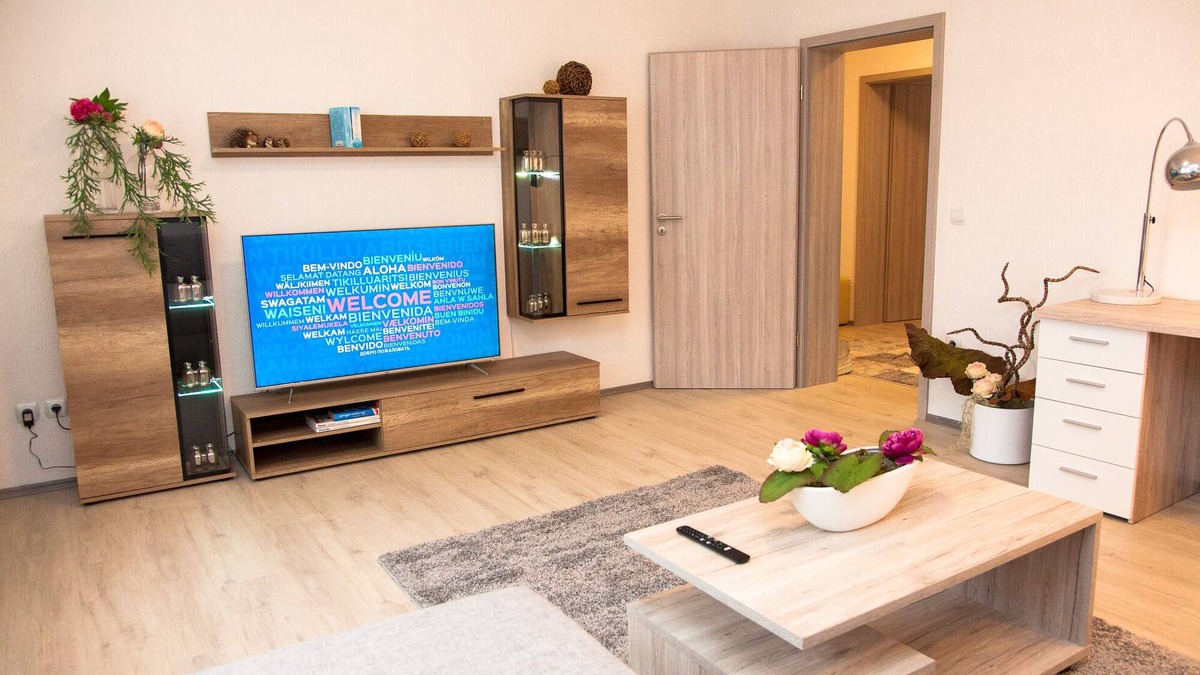 Duisburg Sud Apartment | Newly renovated apartment with balcony in Duisburg Süd near the airport and Düsseldorf fair