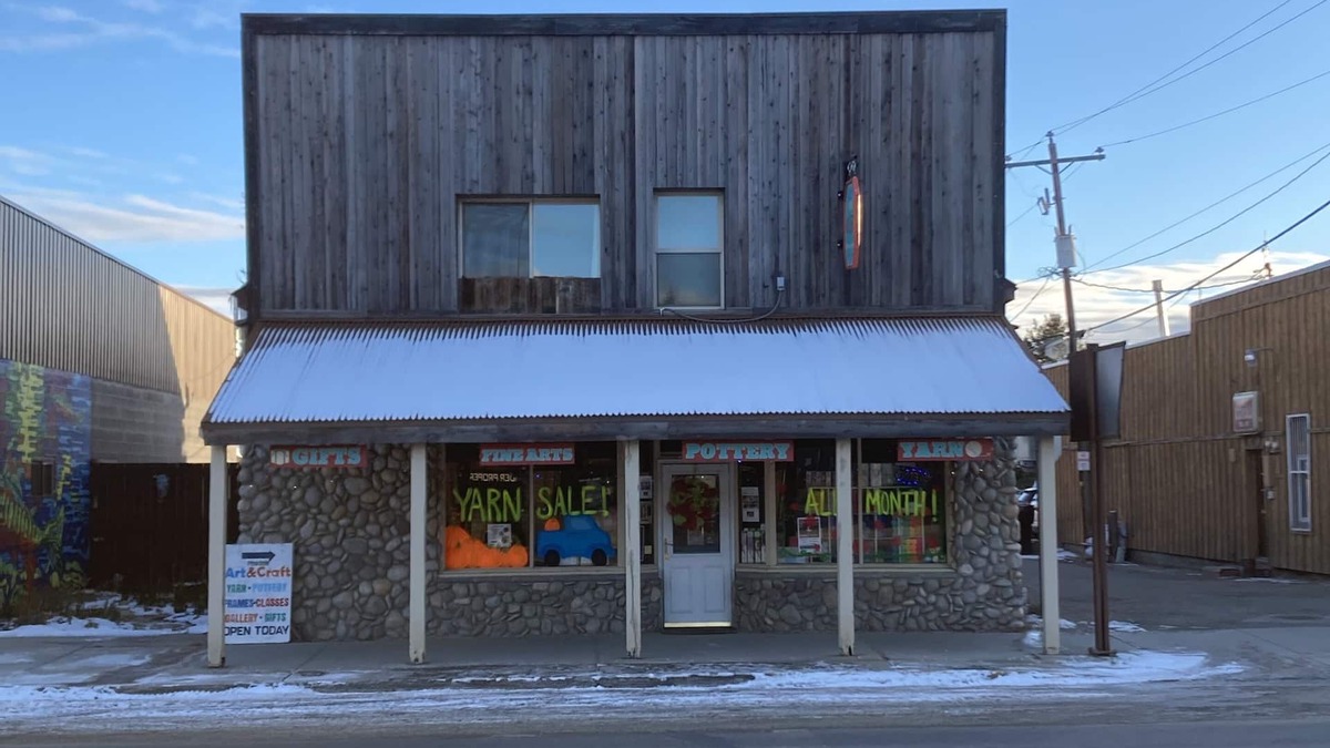 Pinedale Apartment | Newly renovated apartment in the heart of Pinedale!