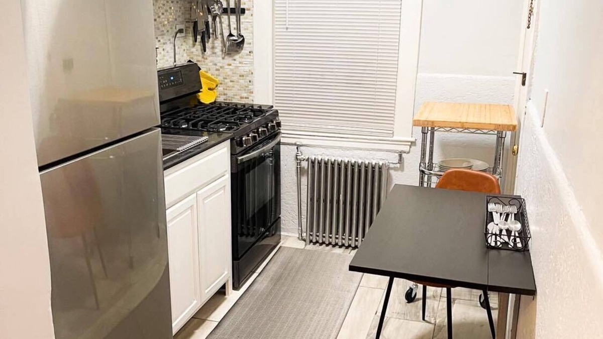 Cleveland Circle Apartment | NEWLY RENOVATED APARTMENT STEPS FROM GREEN LINE BRIGHTON BROOKLINE