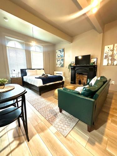 Detroit Apartment | Newly renovated apartment in the heart of Detroit!