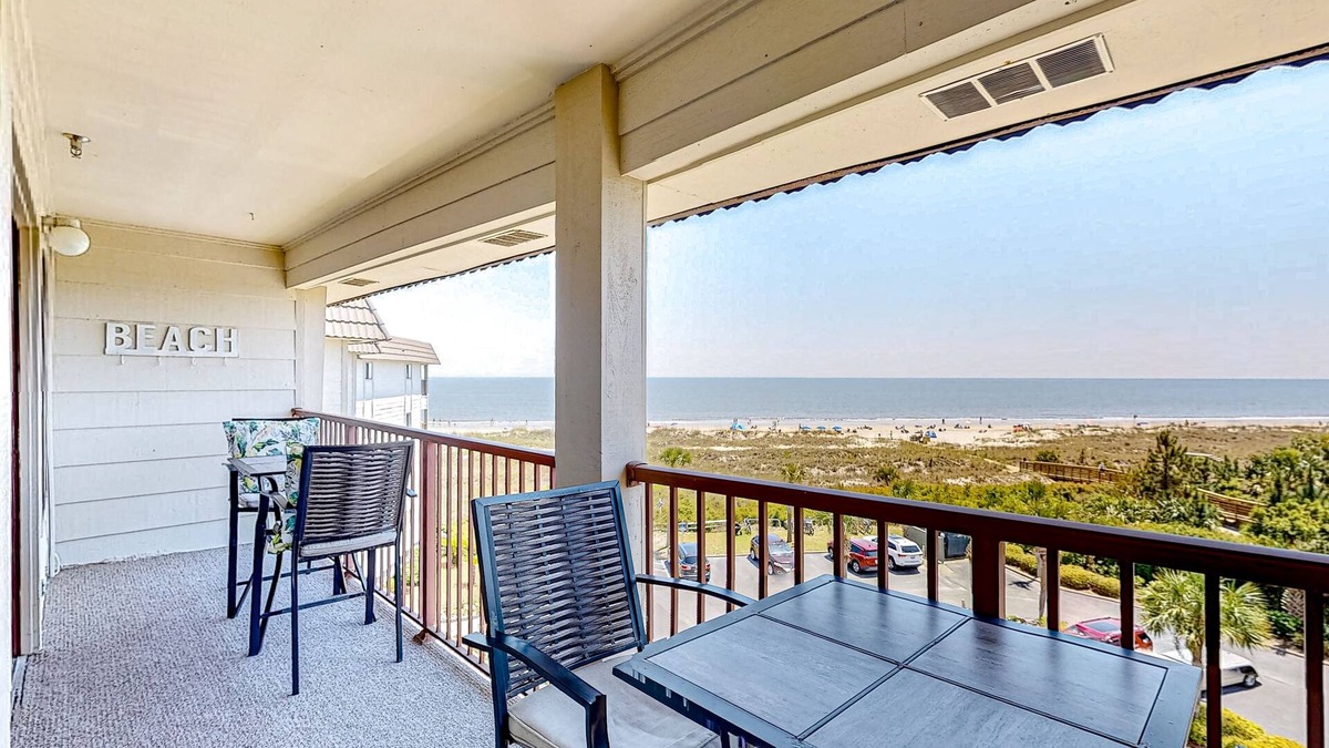 Folly Field Condo | Newly renovated beachfront condo with pool, tennis, restaurants, gym, & balcony