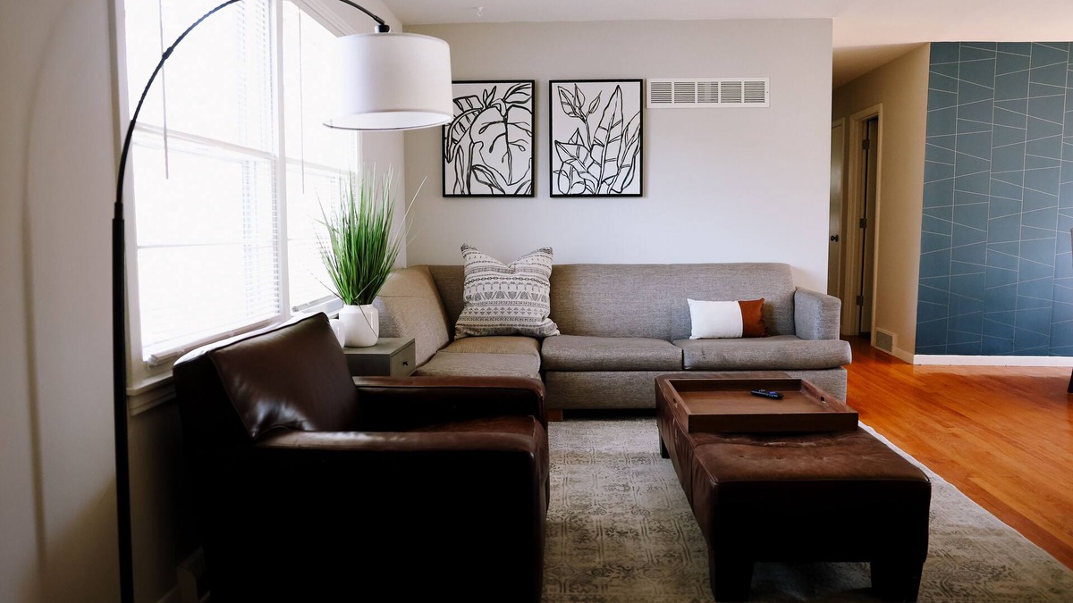 Nall Hills Condo | Newly Renovated Condo Sleeps 11