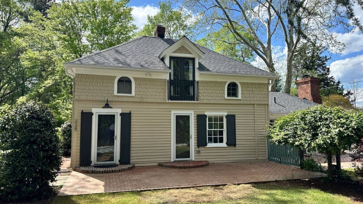 Hillsborough House | Newly Renovated Carriage House