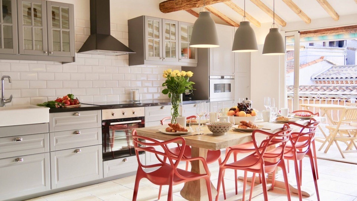 Antibes Old Town Apartment | NEWLY RENOVATED Charming apartment with outdoor terrace in old town of Antibes