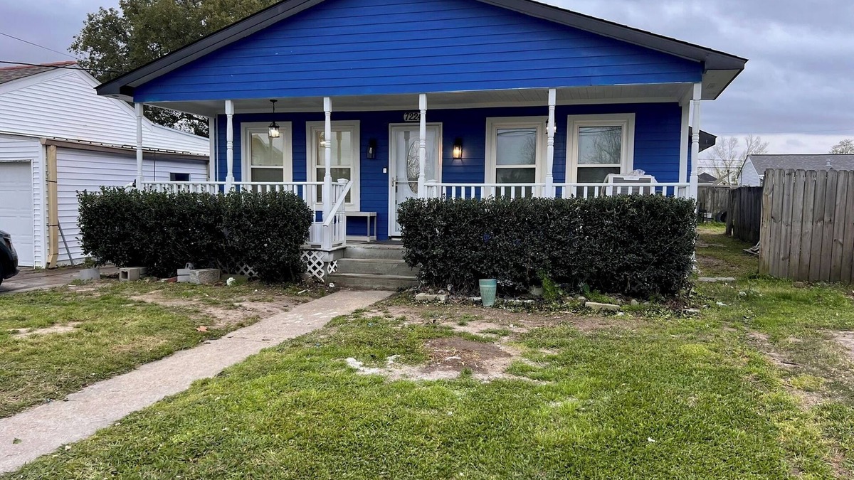 Arabi House | Newly Renovated, Charming 3-bedroom, 2-bathroom house in Arabi