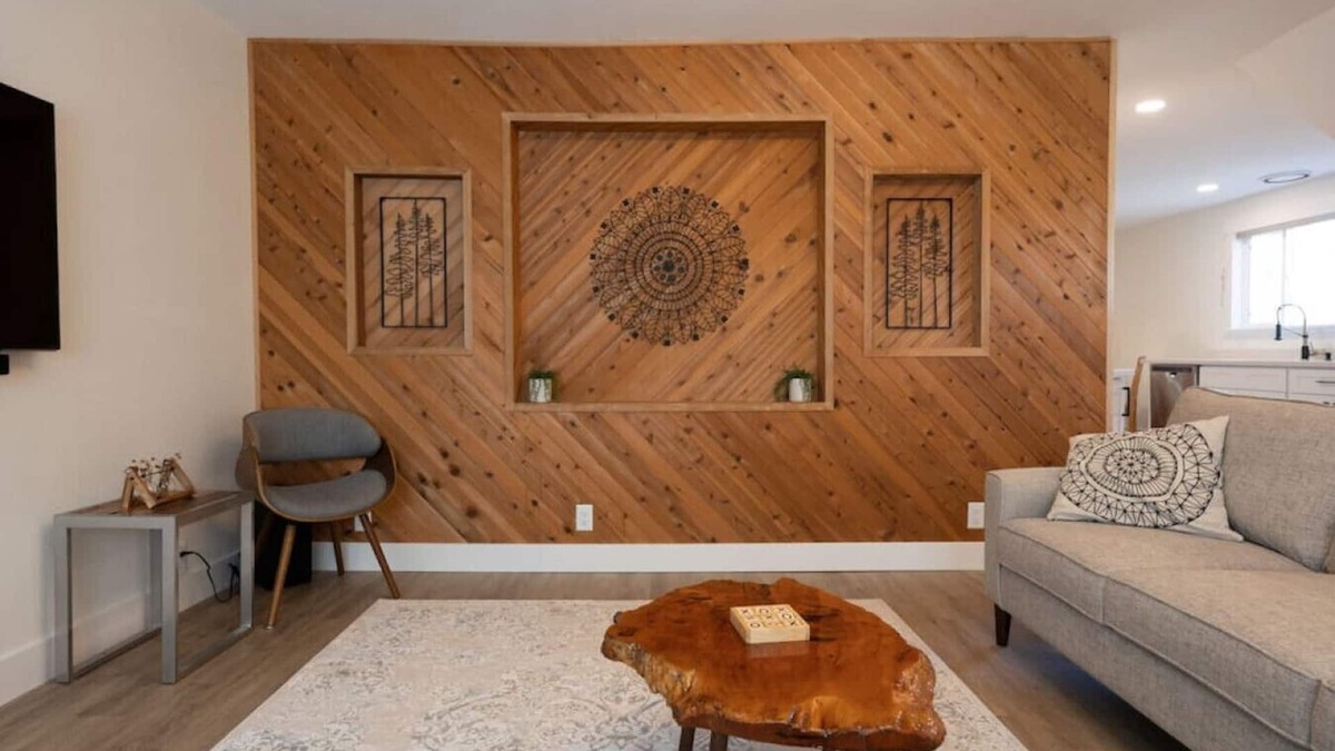 Grant Apartment | Newly Renovated! - Classy Downstairs Flat
