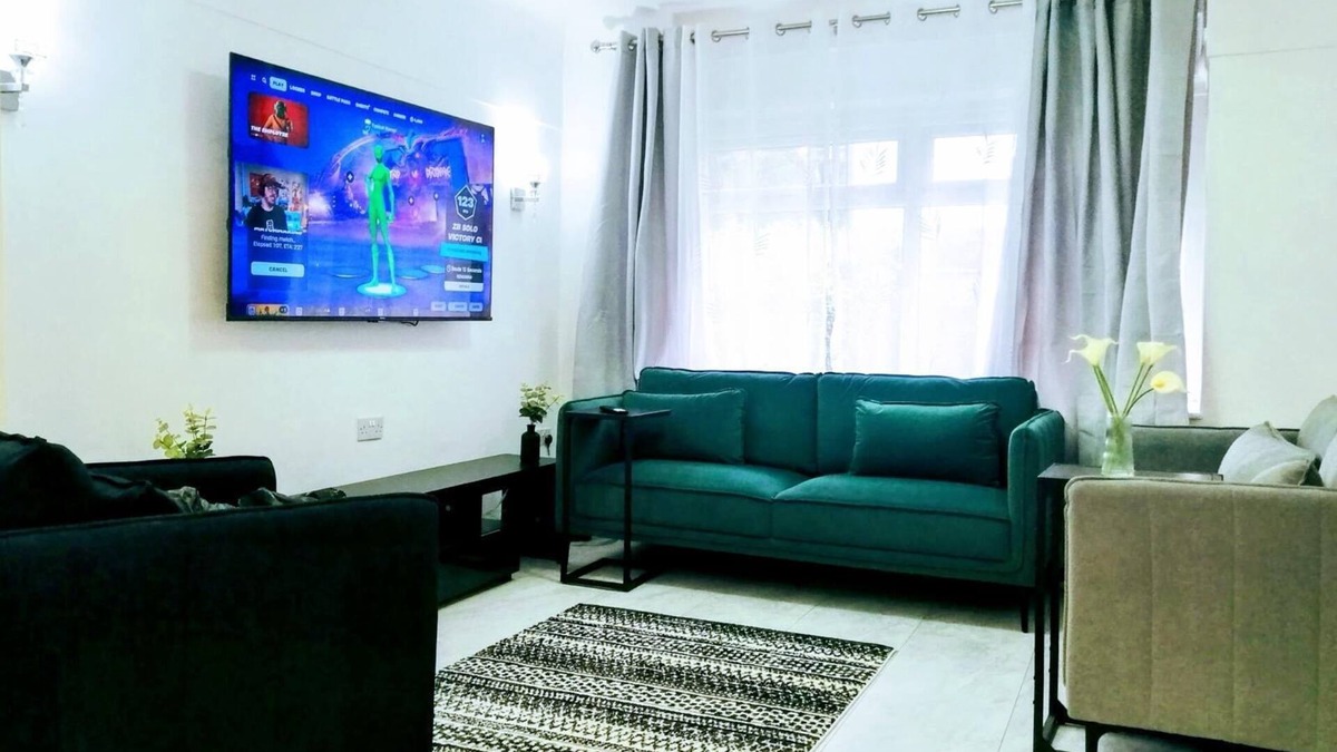 Anfield House | Newly Renovated, Clean and Spacious home close to Anfield and Everton Stadium
