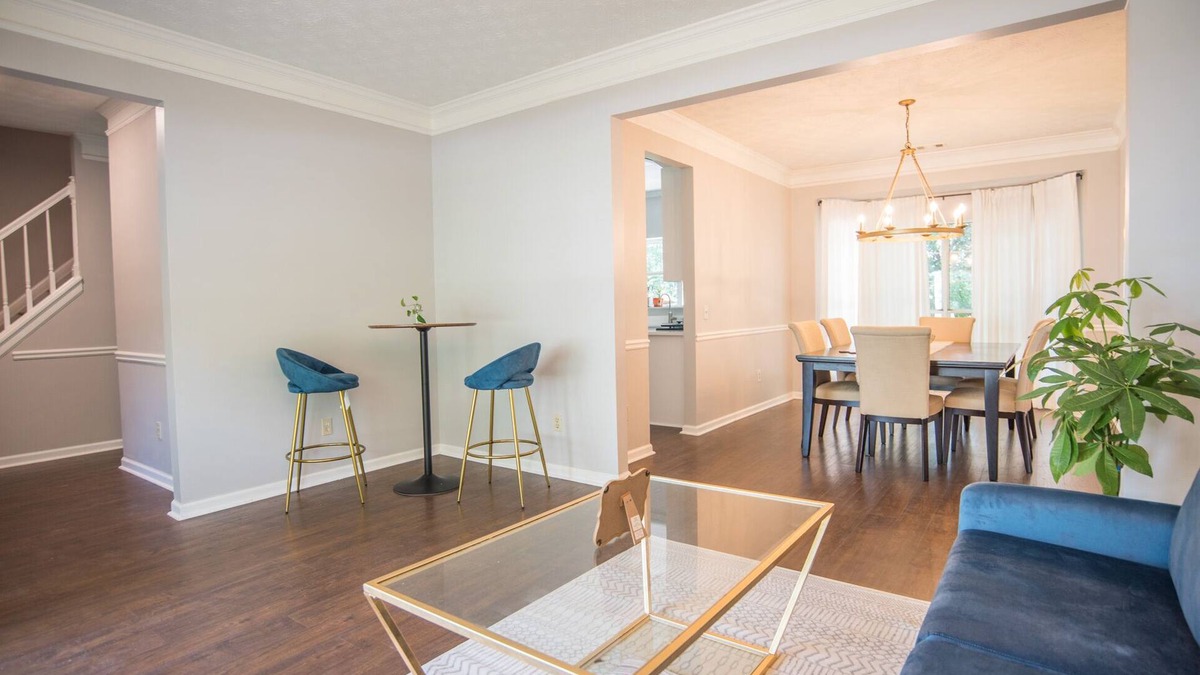 Johns Creek House | Newly Renovated, Cozy, and Modern 4 Bedroom House