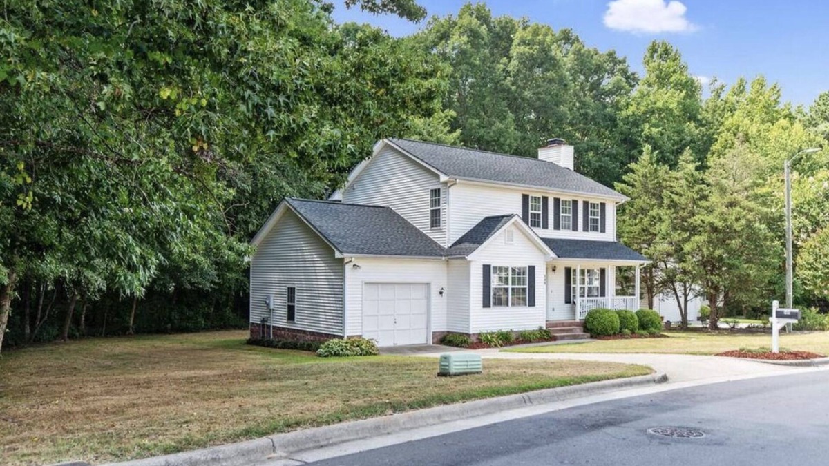 Fuquay-Varina House | Newly renovated, family home with playset close to downtown