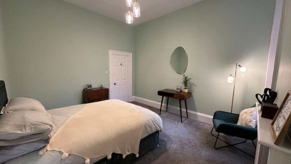 Bath Apartment | Newly renovated ground floor flat, central Bath