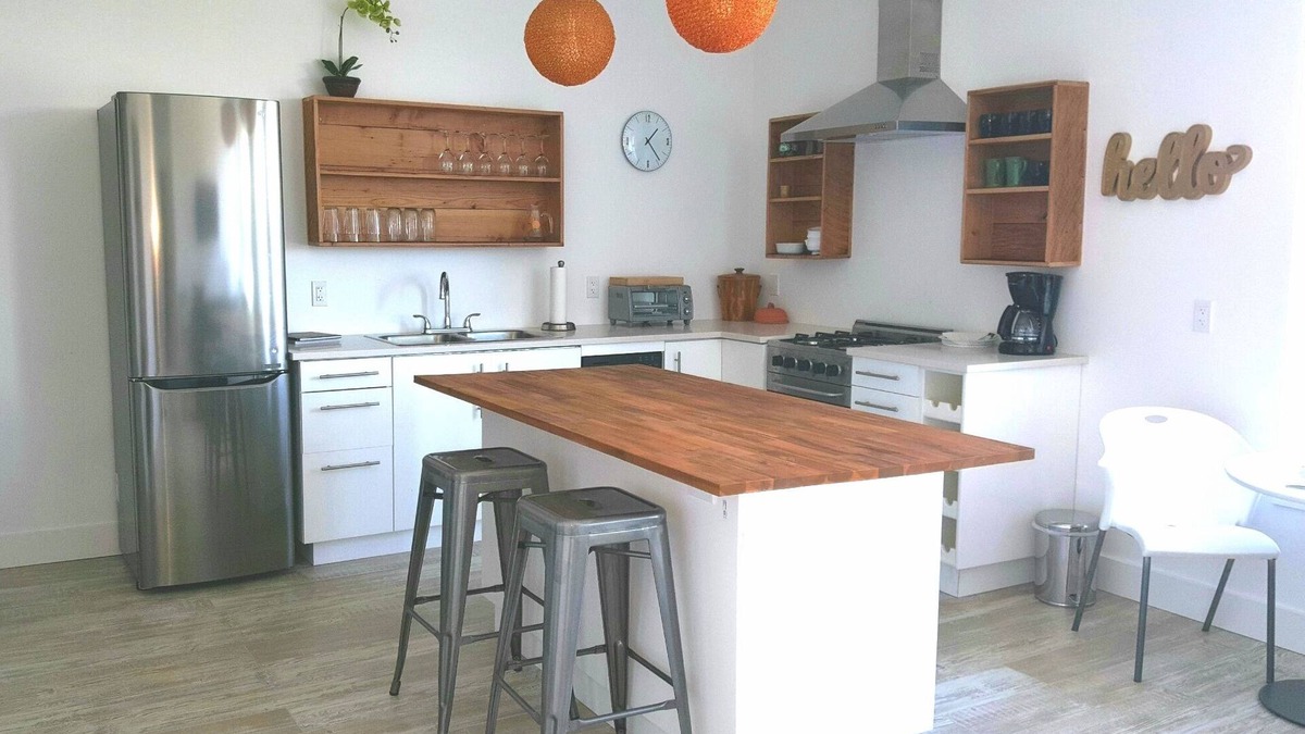 Heritage Downtown Apartment | Newly renovated Historical Ladysmith Building