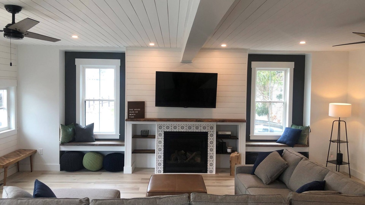 York Beach House | Newly Renovated Home Minutes Walk to the Beach Sleeps 18