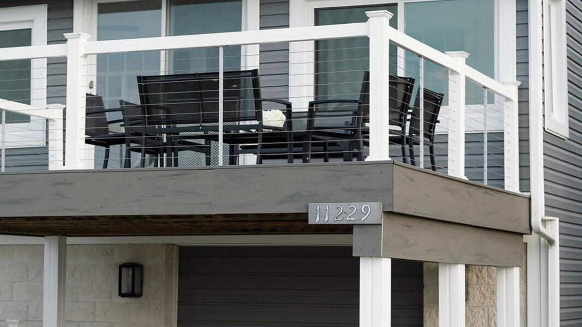 North East Cottage | Newly Renovated Lakefront Retreat w/Unbeatable Lake Erie Views & Private Beach.