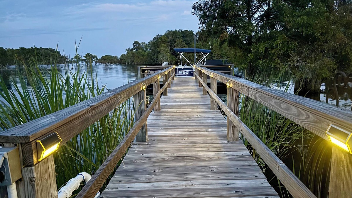 Cross House | Newly renovated lakefront 4-bedroom house in Cross with dock sleeps 10