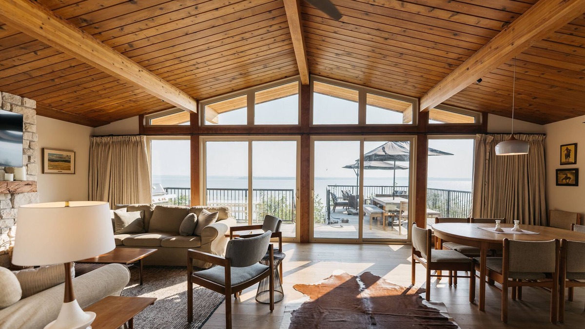 Markerville Cabin | Newly Renovated Luxury Lake Front Cottage with Private Dock and boat lift