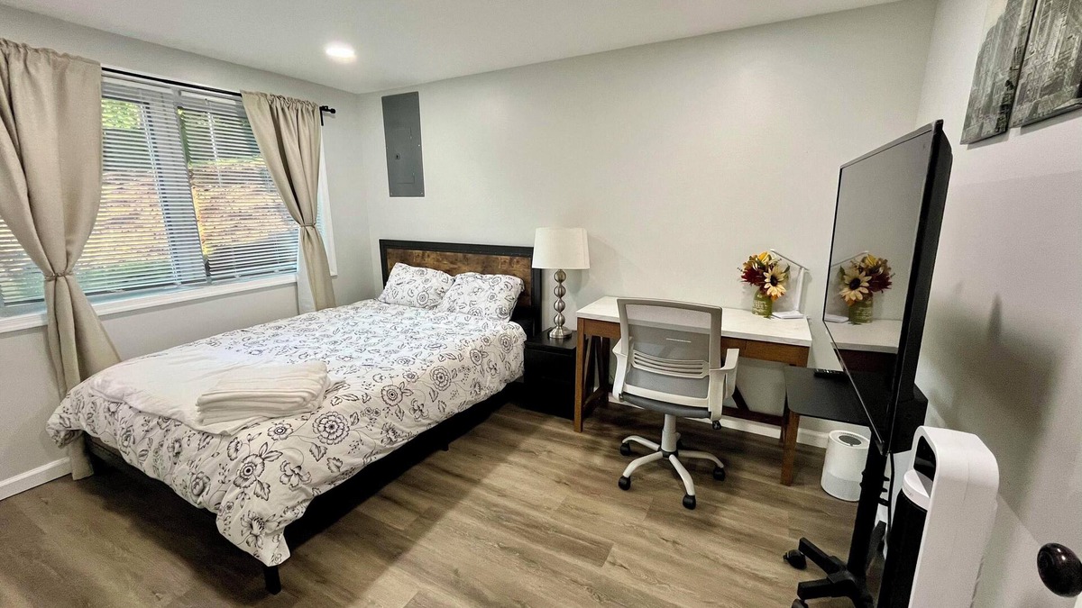 Annandale House | Newly Renovated Master BR w/Private Bath.Access to Kitchen &In-unit Washer/Dryer