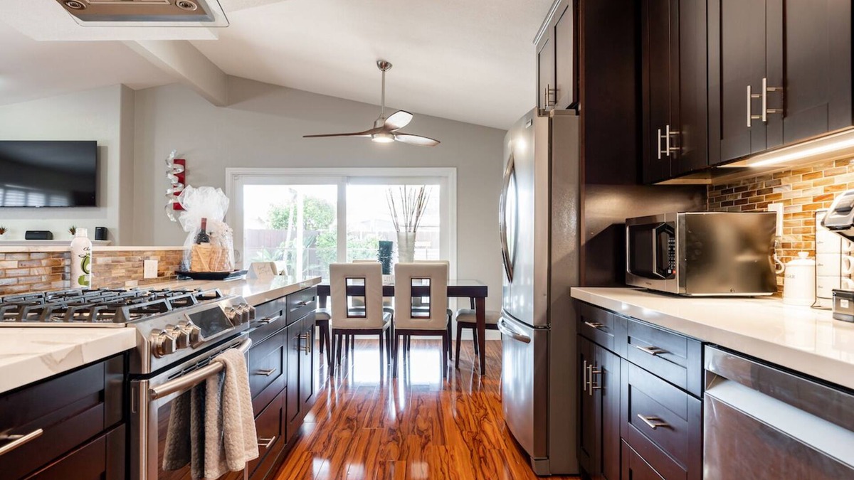 Clairemont House | Newly Renovated Modern Home w/Pool, Jacuzzi, Pool Table - Close to All