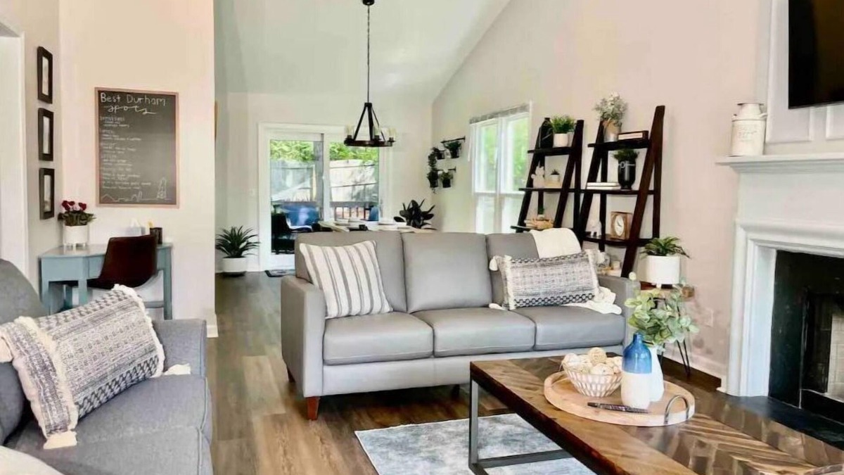 Durham House | Newly Renovated Modern Farmhouse, 10mins Duke and 15mins UNC & RTP