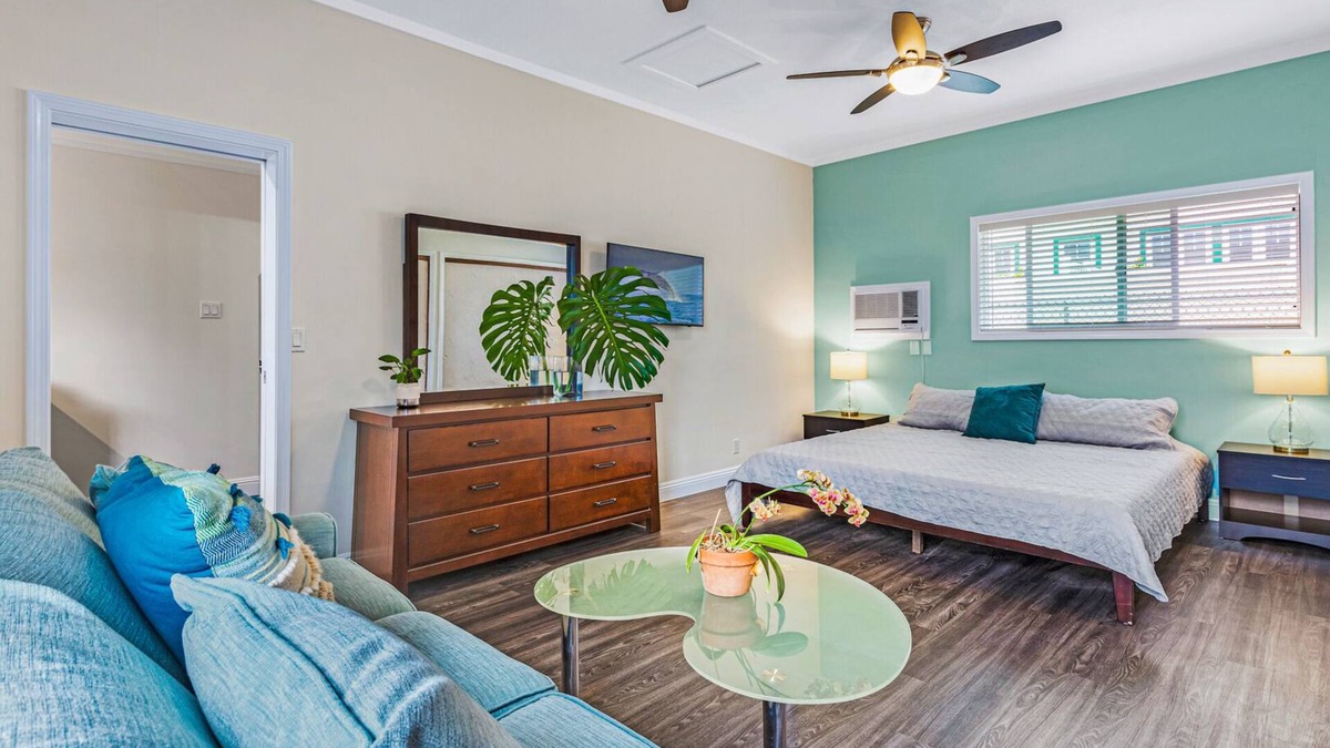 Wailuku Cottage | Newly Renovated Modern Cottage: Walk into Historic Wailuku Town!