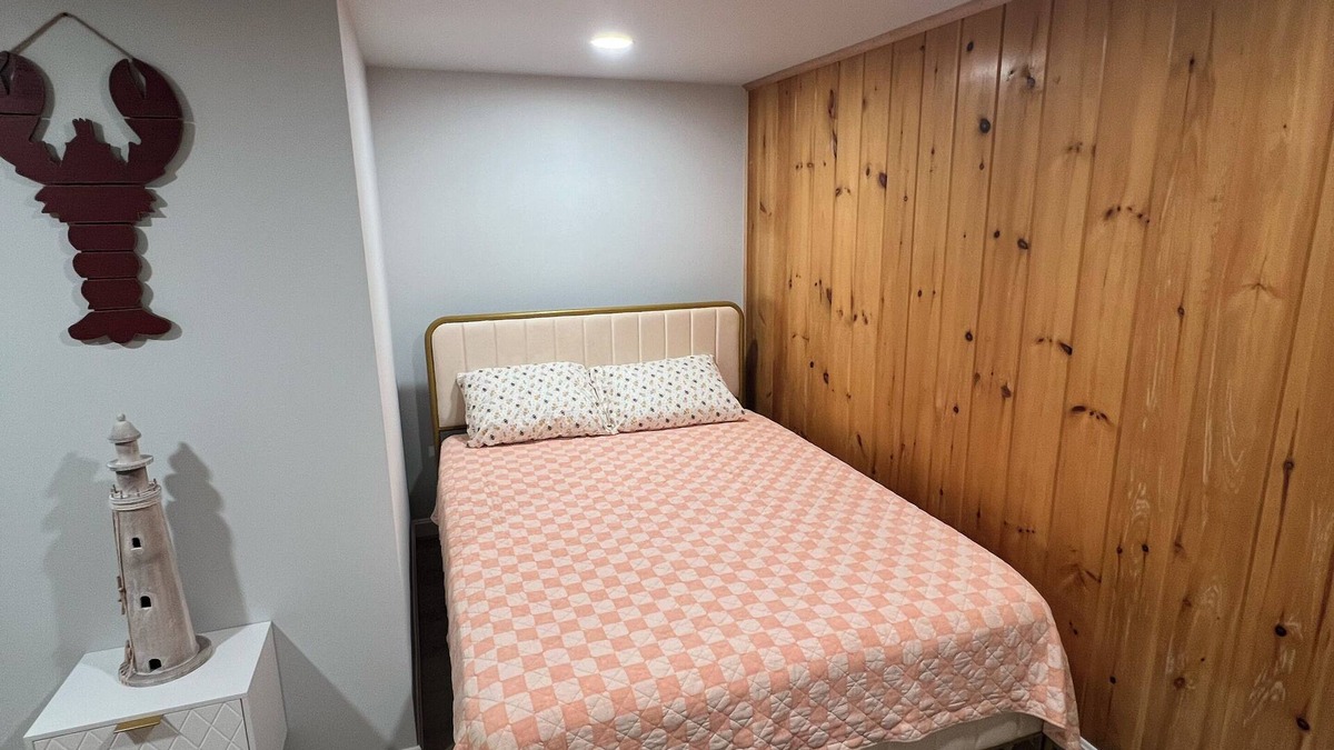 Boothbay Cabin | Newly renovated motel garden rooms heart of boothbay affordable great hospitaliy